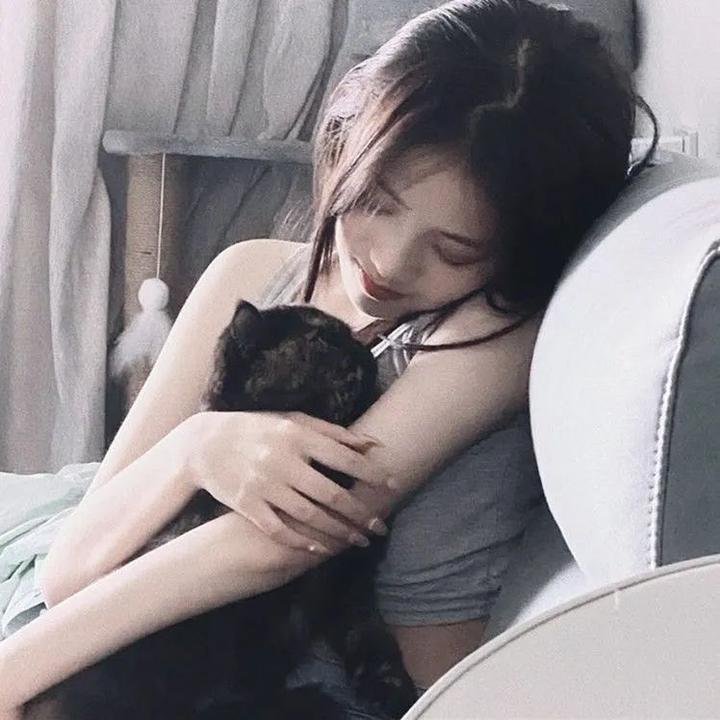 美丽笨女人
